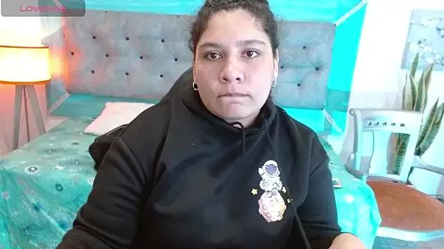 roxx_iie from StripChat
