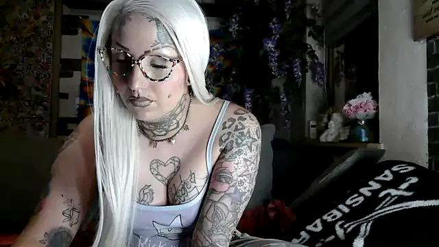 RoxxyInk from StripChat