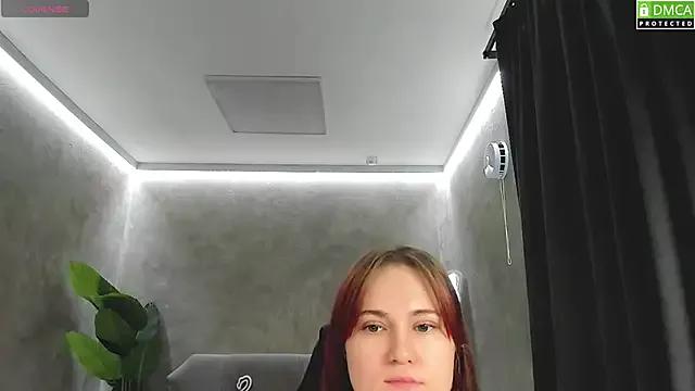 Roxy_foxi from StripChat is Freechat