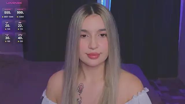 RoxyChill from StripChat is Freechat