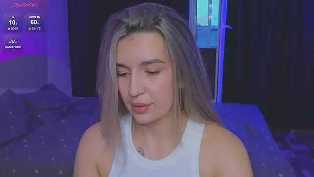 RoxyChill from StripChat is Freechat