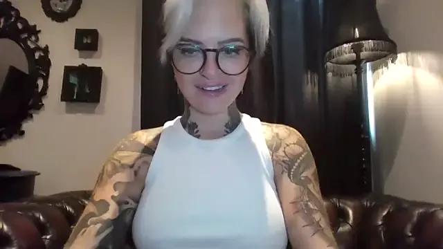 Rubyrichhxo from StripChat is Freechat