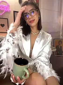 Rue_Bellafire from StripChat is Freechat