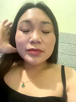ryry-cute from StripChat