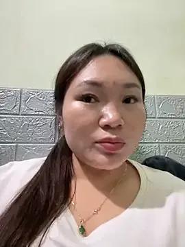 ryry-cute from StripChat