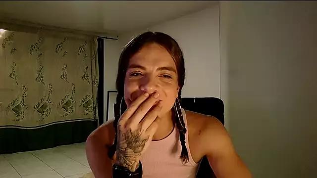 saara_johnson496 from StripChat