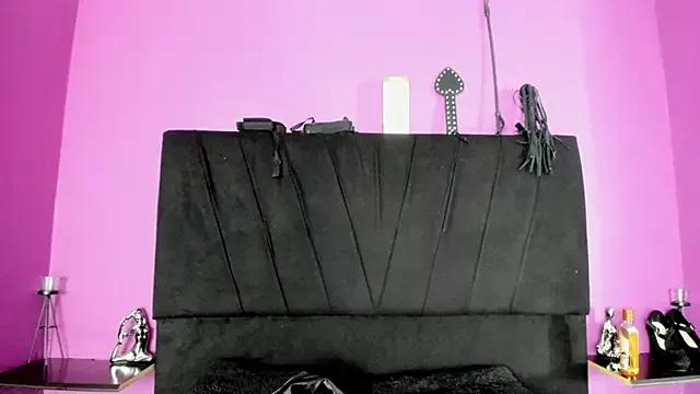 SabbathSinclair from StripChat