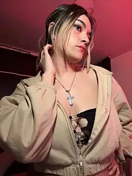 sabrina_rosee from StripChat is Freechat