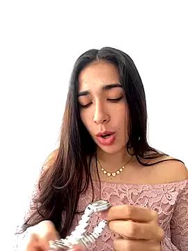 SabrinaEvanss_ from StripChat is Freechat