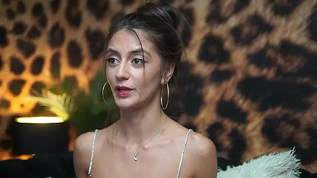 SabrinaHope from StripChat is Freechat
