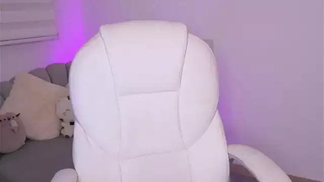 sabrinarey_ from StripChat is Freechat