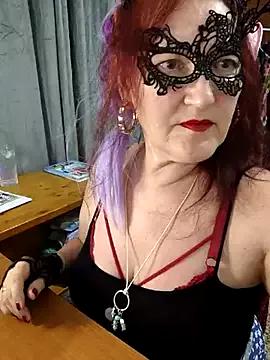 SabrinaXlovess from StripChat is Freechat