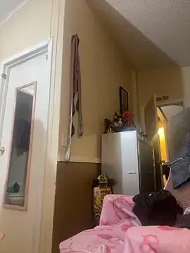 SafeinouterSpace from StripChat is Freechat