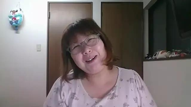 SAKU-RA-chan from StripChat is Freechat