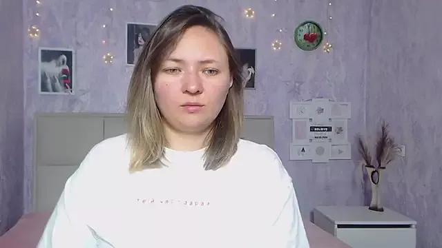 SallyVerda from StripChat