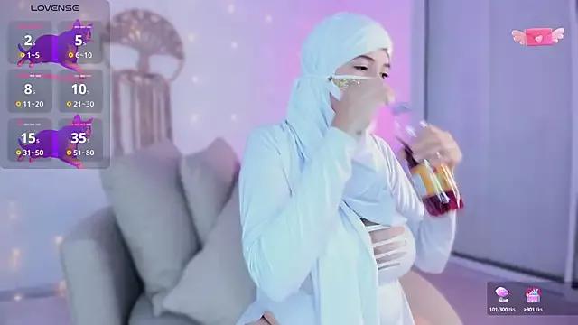 salma_isawwii from StripChat is Freechat