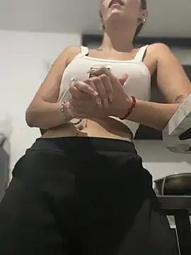 Samantha_bigboobs from StripChat