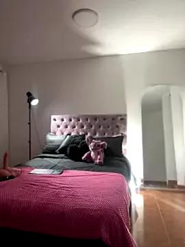 Samantha_e2 from StripChat