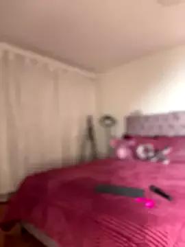 Samantha_e2 from StripChat