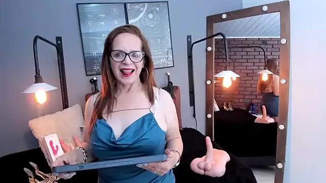 Samantha_mature56 from StripChat