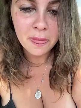 Samantha_official from StripChat