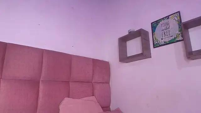 samantha_sw from StripChat