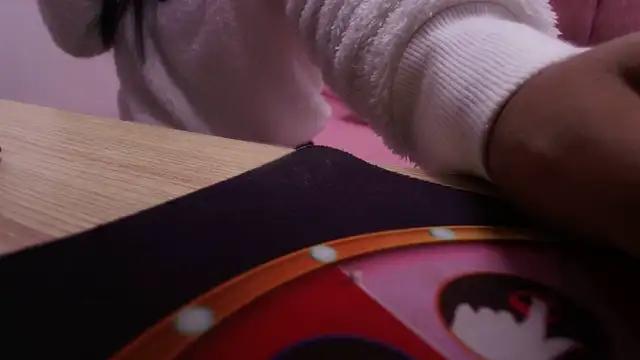 samantha_sw from StripChat