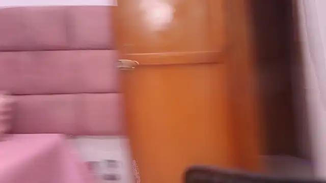 samantha_sw from StripChat