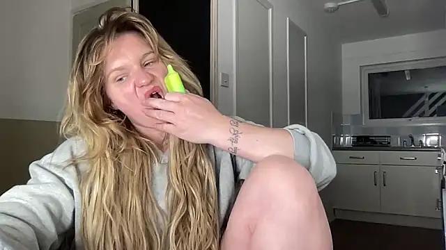 samanthaalice from StripChat