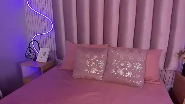 SamanthaPeachss from StripChat