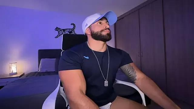 SamDornan from StripChat is Freechat