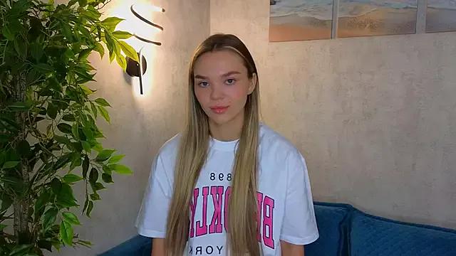 SandaAsken webcams show profile image 