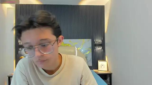 Photos of SantiagoRusso18 from StripChat is Freechat