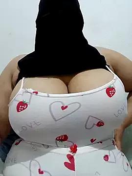 Sara-Biala from StripChat is Freechat