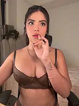 Sara-Evans from StripChat is Freechat