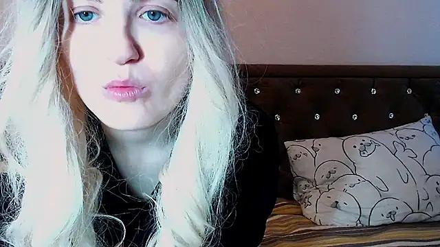 Sara4uu from StripChat