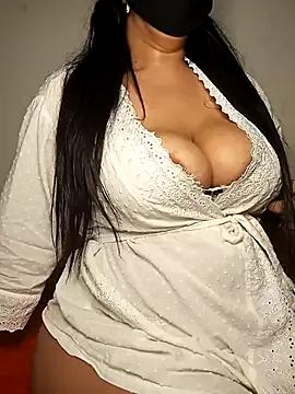 Sara90wa from StripChat is Freechat