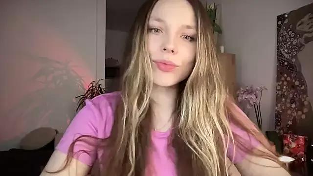 Sara_Browney from StripChat