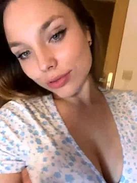 Sara_Browney from StripChat