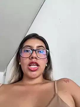 sara_calderon from StripChat