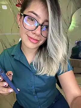 sara_calderon from StripChat
