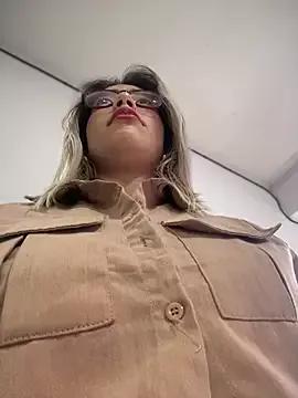 sara_calderon from StripChat is Freechat