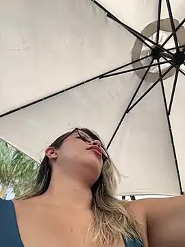 sara_calderon from StripChat