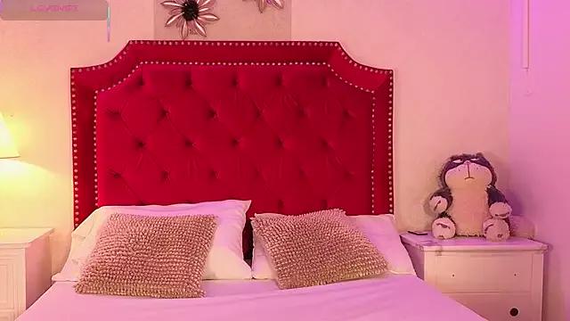 Sara_Collinss_ from StripChat is Freechat