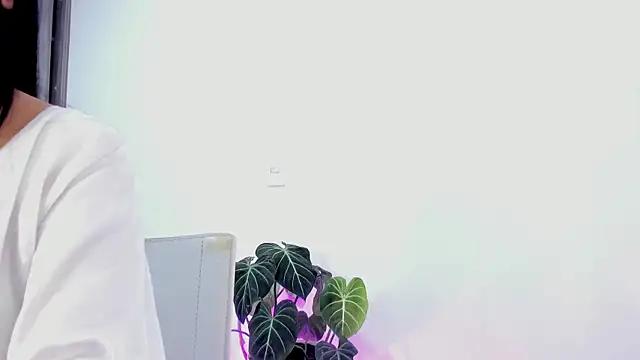 Sara_Leblanc from StripChat