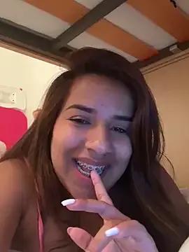 sara_loveyou01 from StripChat