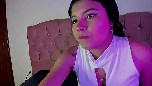 Sara_Moon_18 from StripChat