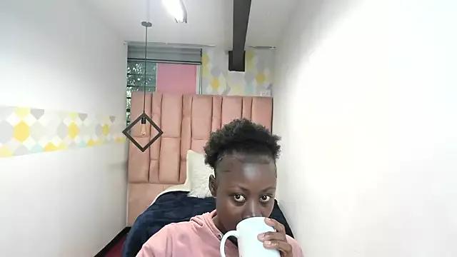 Sara_Naugty from StripChat