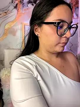 sara_roy04_ from StripChat is Freechat