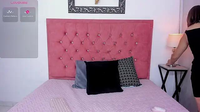 Sara_Ruso from StripChat